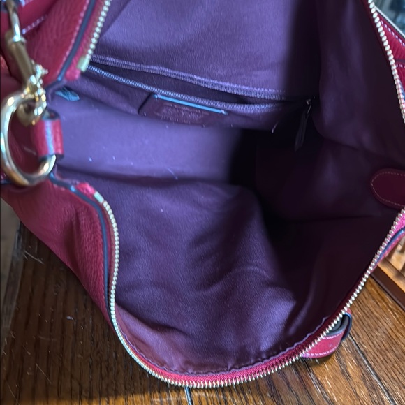 Red and Gold Shoulder Bag with Glossy Finish - Picture 6 of 9